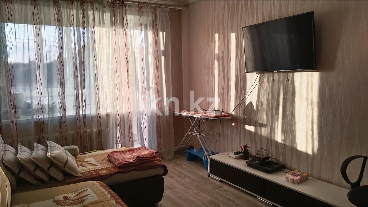 Продажа 3-комнатной квартиры, 48 м², ул. Экибастузская, дом  145 - Продажа квартир в Караганде фото 1 из 8