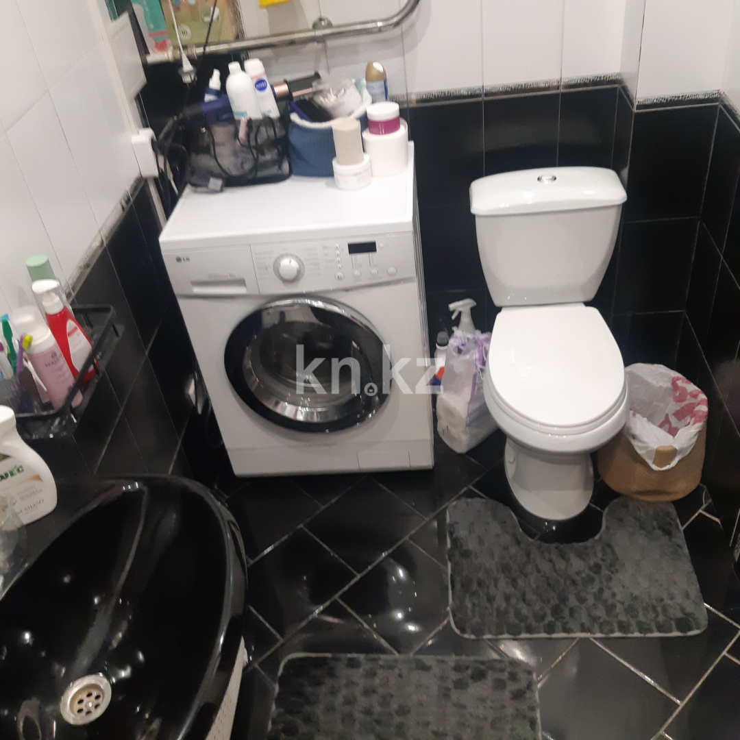 Продажа 2-комнатной квартиры, 56 м², ул. Сарсекова, дом  55 в Караганде - фото 15