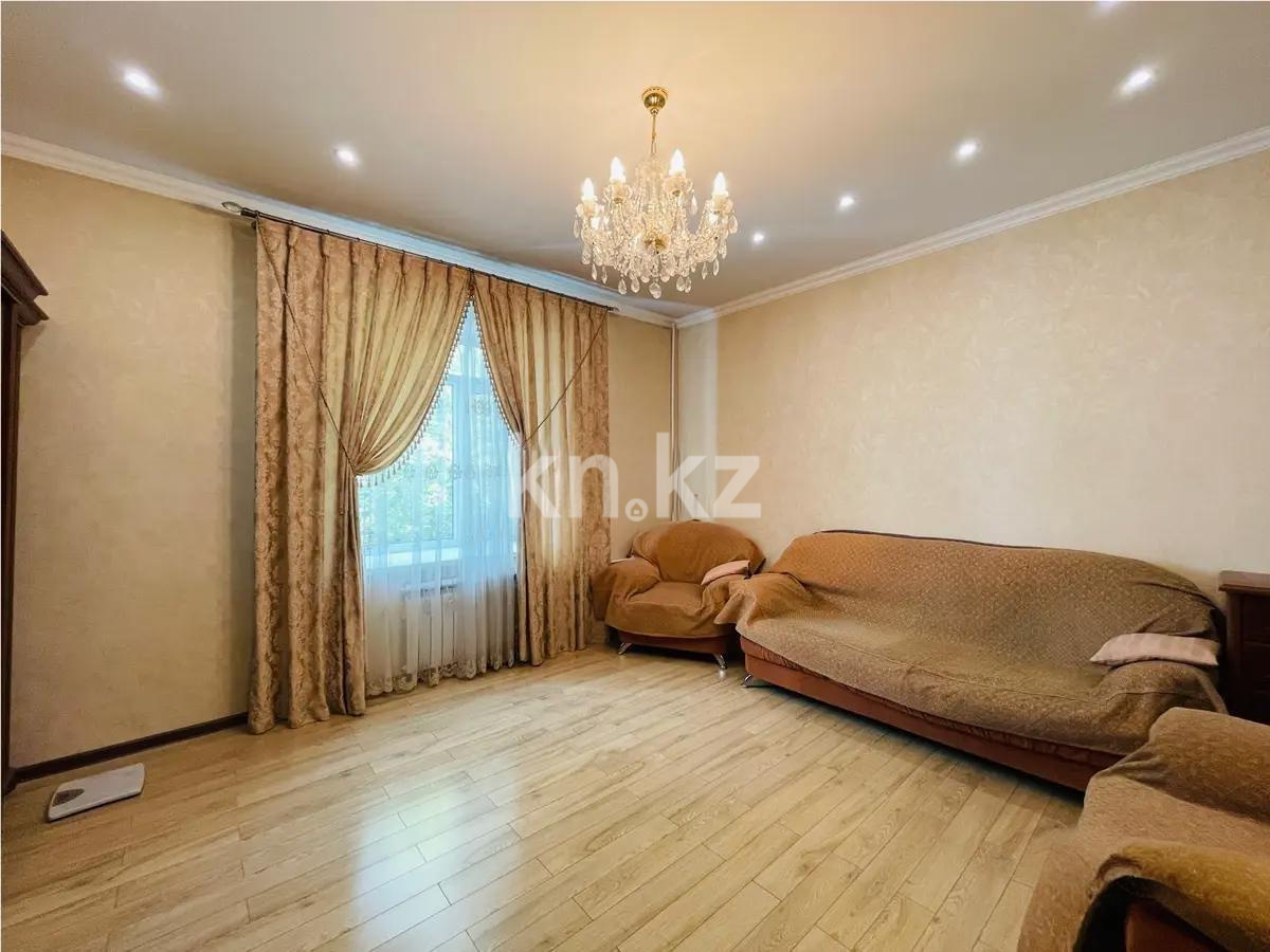 Продажа 2-комнатной квартиры, 60 м², ул. Абая, дом  37 - Продажа квартир в Караганде без посредников фото 1 из 9