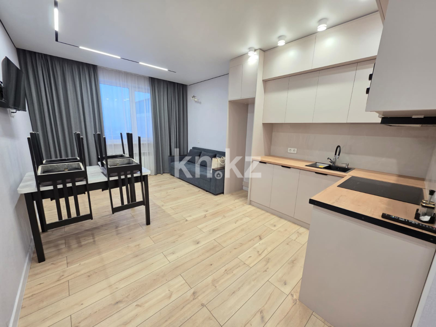 Продажа 1-комнатной квартиры, 55.6 м² в Алматы - фото 4