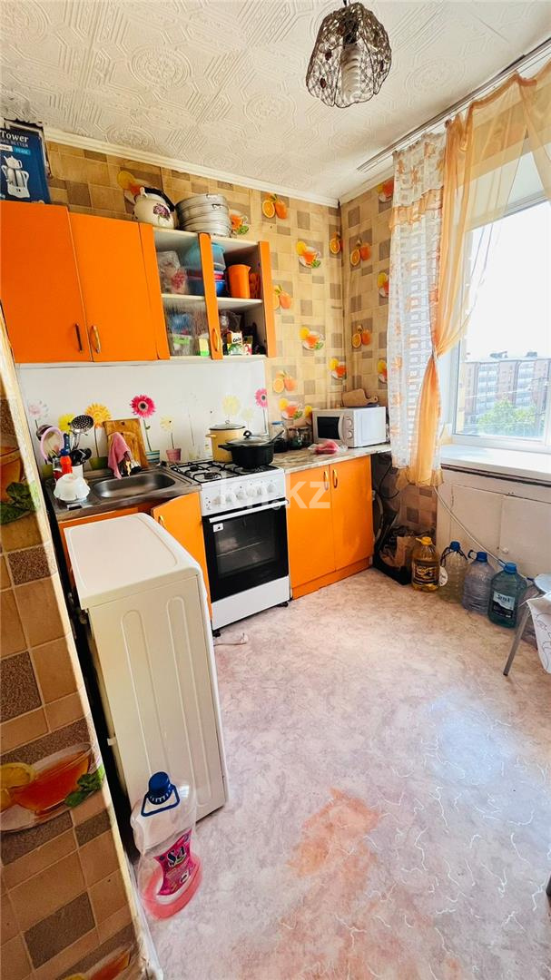 Продажа 4-комнатной квартиры, 63 м², мкр-н 14 - Продажа квартир в Караганде фото 12 из 19