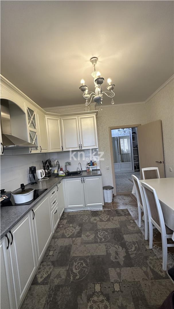 Продажа 3-комнатной квартиры, 98 м², ул. Сатпаева - Продажа квартир в Казахстане фото 8 из 11