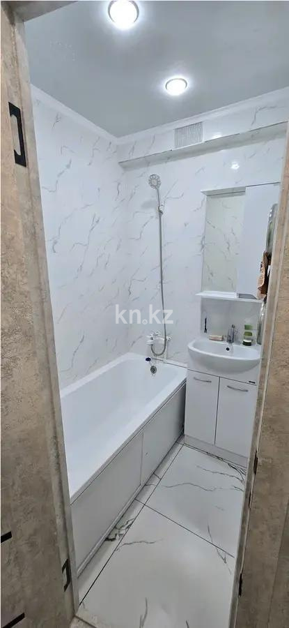Продажа 3-комнатной квартиры, 50 м², 23-й мкр., дом  36 - Продажа квартир в Караганде без посредников фото 6 из 7