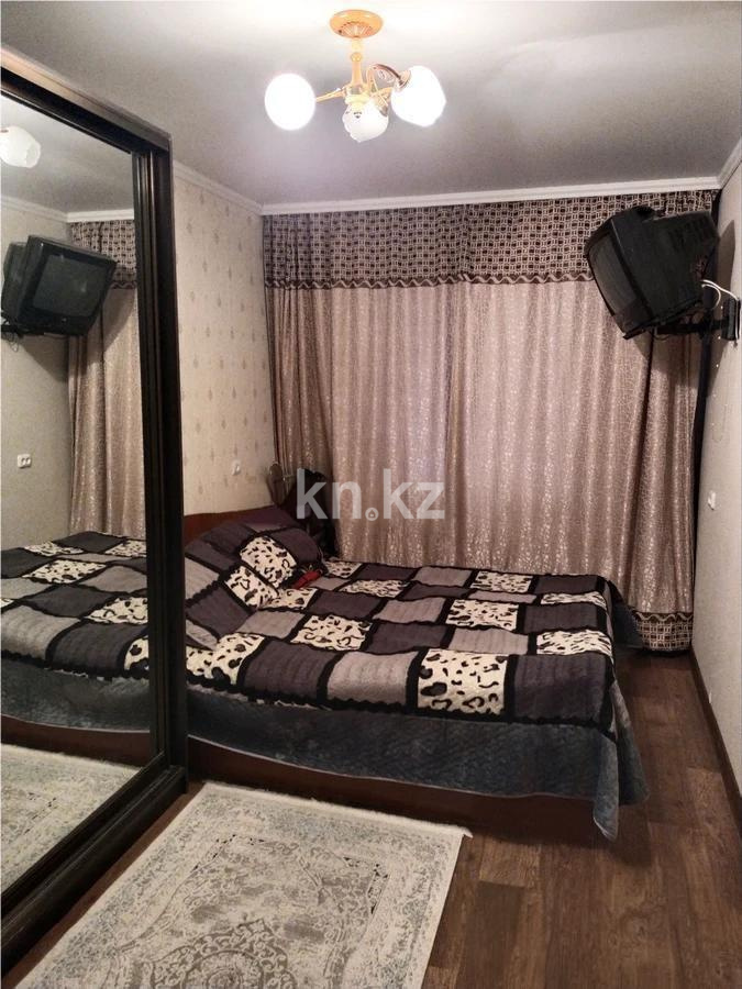 Продажа 3-комнатной квартиры, 60 м², 11а мкр., дом  10 в Караганде - фото 2