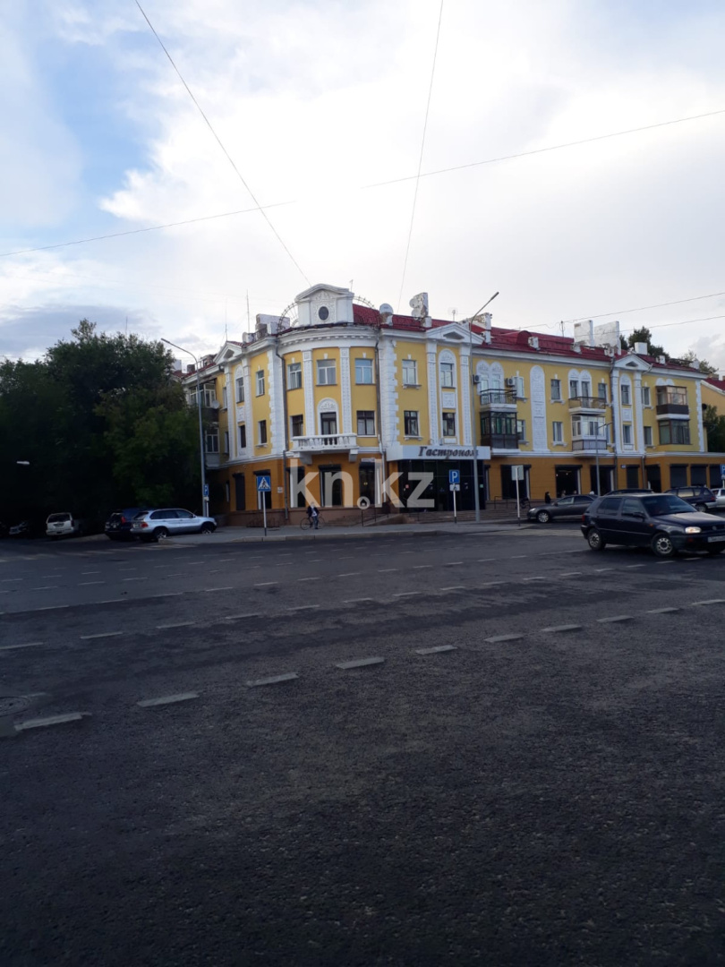 Продажа 3-комнатной квартиры, 93 м², ул. Абая, дом  18 - Продажа  трехкомнатных квартир в Караганде без посредников фото 1 из 8