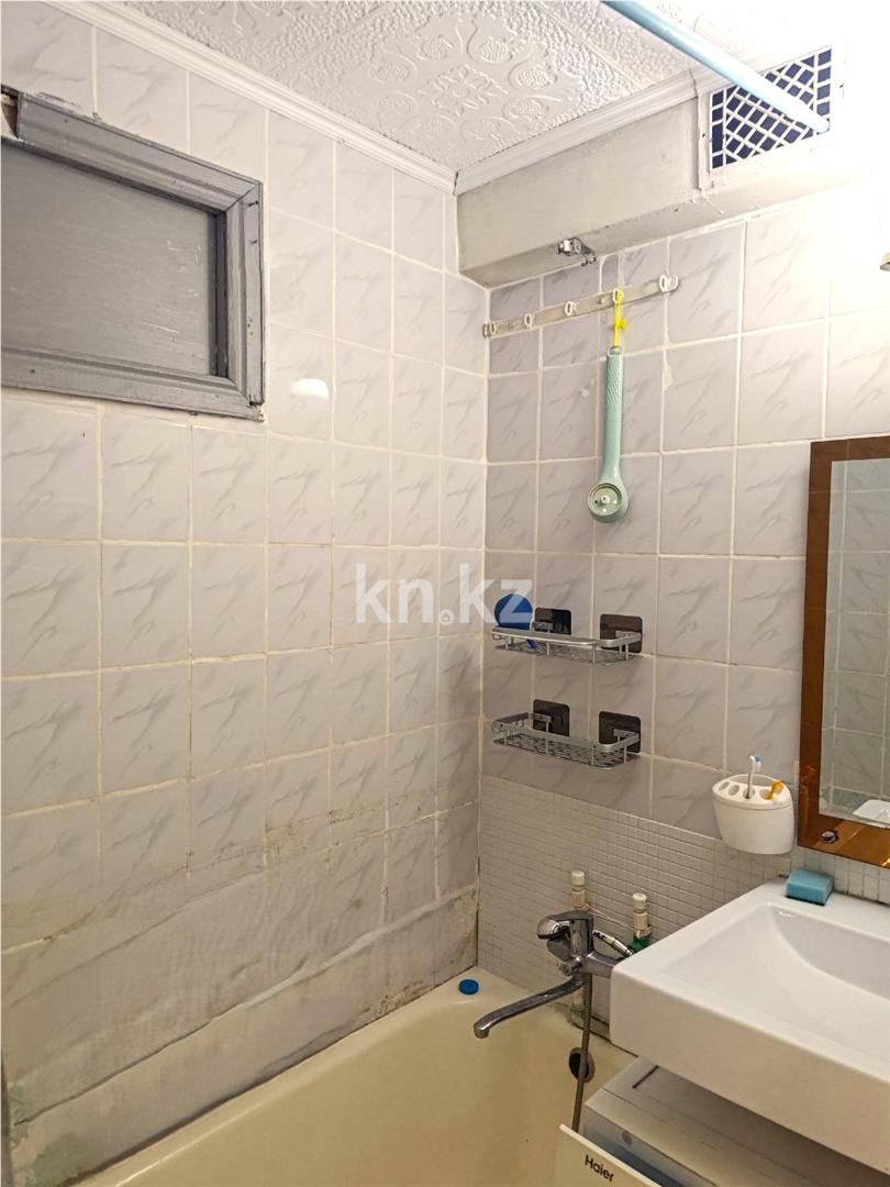 Продажа 3-комнатной квартиры, 48 м², мкр-н 23, дом  34 в Караганде - фото 14