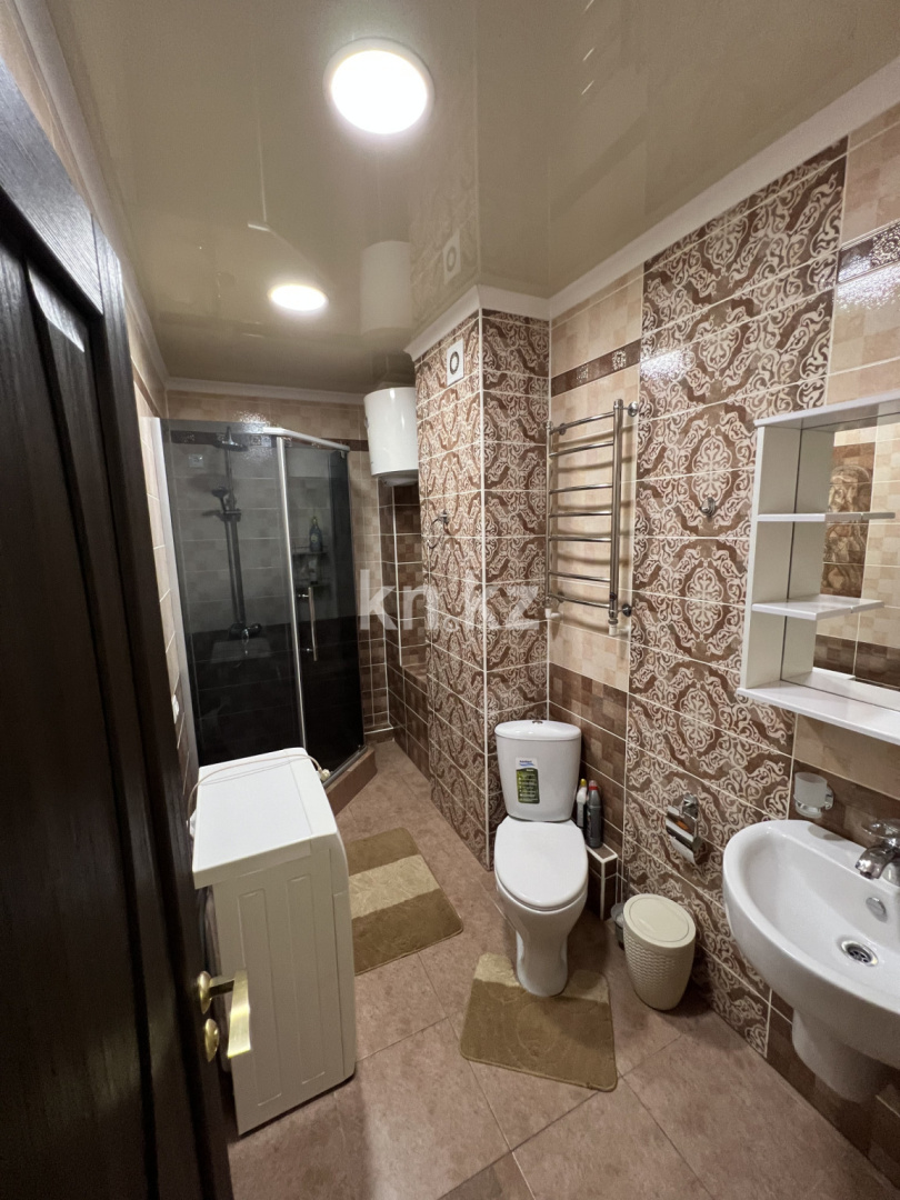 Аренда 2-комнатной квартиры, 50 м², пр. Республики, дом  42 - Аренда  двухкомнатных квартир помесячно в Караганде фото 16 из 25