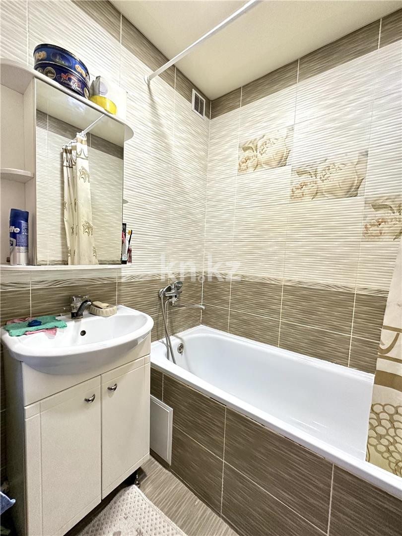 Продажа 3-комнатной квартиры, 67 м², мкр-н Степной-2 - Продажа  трехкомнатных квартир в Караганде фото 17 из 25