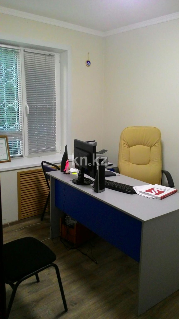 Продажа , 72 м², ул. Валиханова, дом  26 - ул. Макатаева - Продажа офисных и торговых помещений в Алматы с фото фото 1 из 10