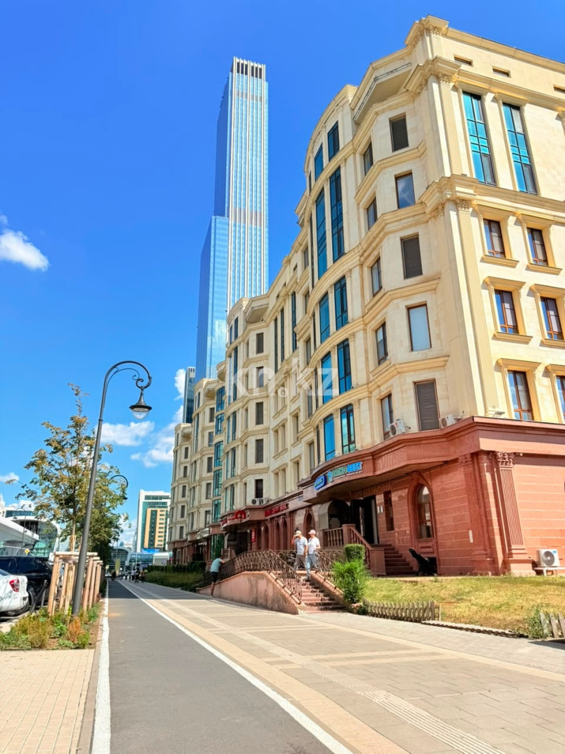 Продажа 5-комнатной квартиры, 300 м² - Продажа пятикомнатных и более квартир в Астане фото 2 из 40