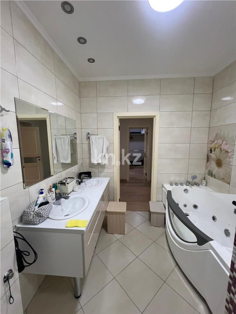 Продажа 4-комнатной квартиры, 188 м² в Караганде - фото 13