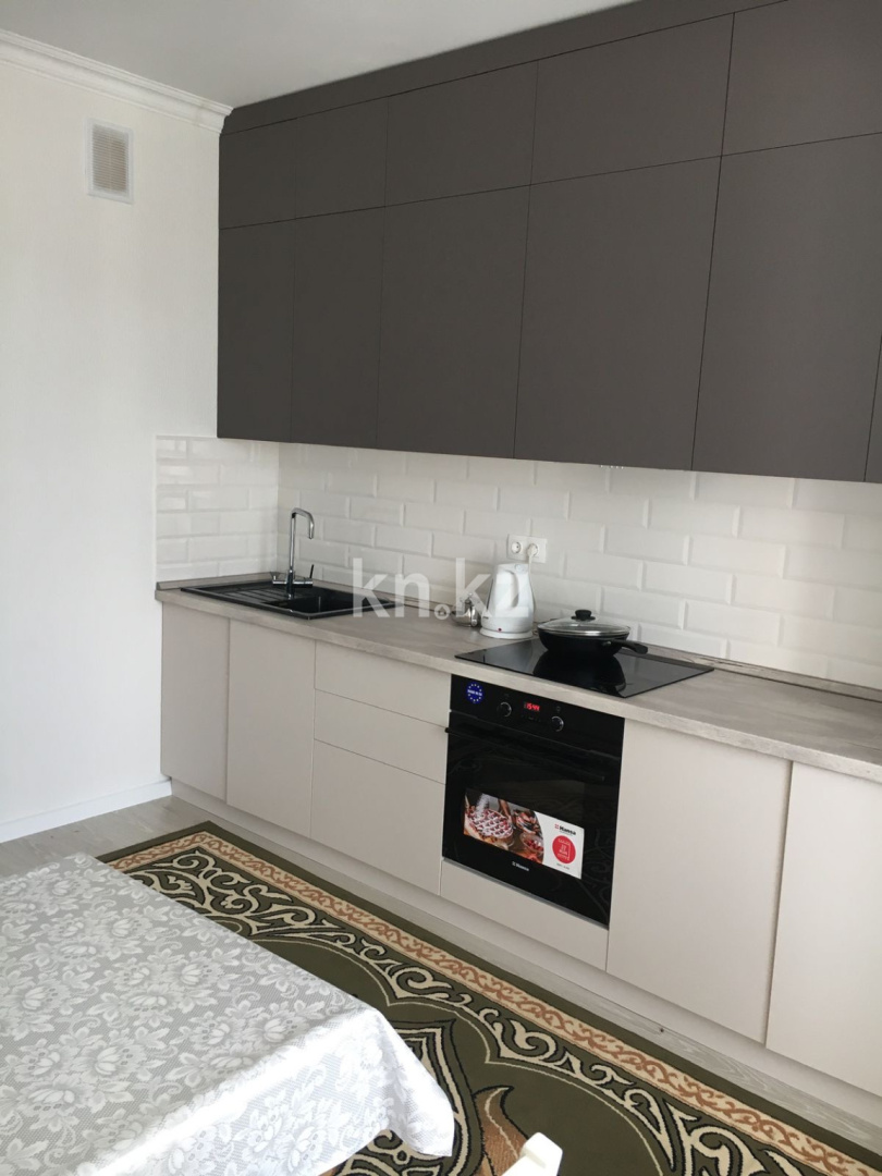 Аренда 2-комнатной квартиры, 60 м², ул. Бухар жырау, дом  36/1 - Аренда  двухкомнатных квартир помесячно в Астане фото 1 из 9