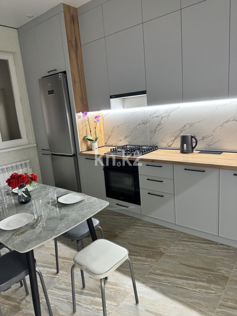 Аренда 2-комнатной квартиры посуточно, 84 м², мкр-н 12, дом  15д - Продажа и аренда недвижимости в Актобе фото 1 из 14