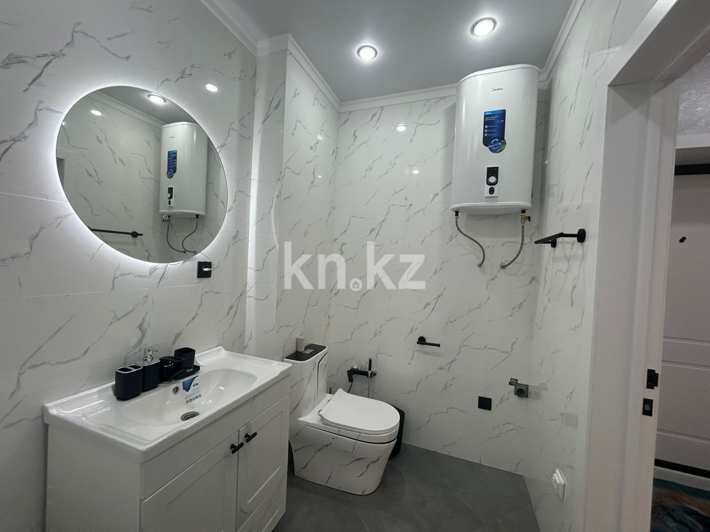 Продажа 2-комнатной квартиры, 41 м², мкр-н Голубые Пруды, дом  3/2 - Продажа  двухкомнатных квартир в Караганде фото 4 из 11