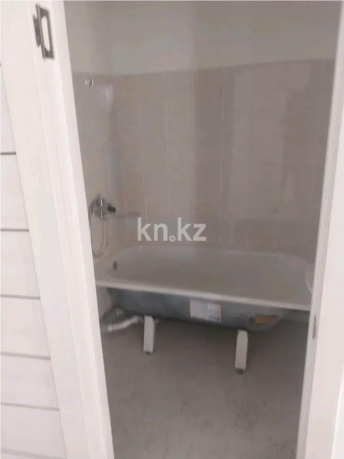 Продажа 3-комнатной квартиры, 65 м², ул. Кассина, дом  146/17 в Алматы - фото 3