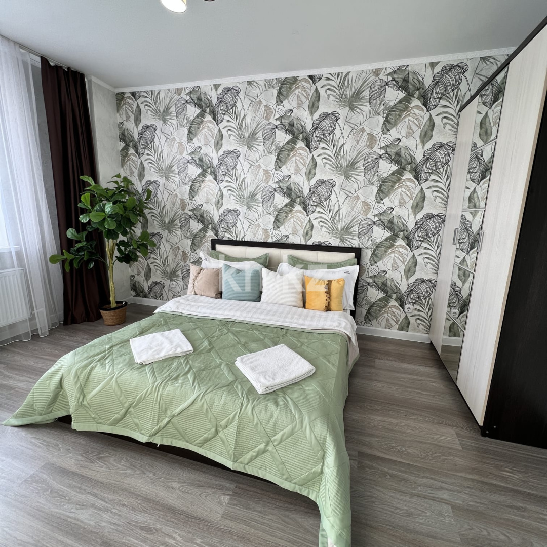 Продажа 3-комнатной квартиры, 88 м², проспект Шахтёров, дом  52 - Продажа  трехкомнатных квартир в Караганде без посредников с фото фото 1 из 12