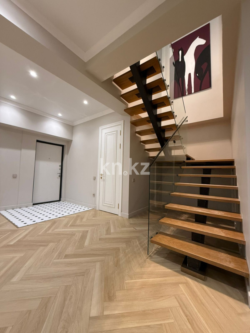 Продажа 4-комнатной квартиры, 230 м², ул. Ушкемпирова, дом  42 - Продажа квартир в новостройках Алматы без посредников фото 1 из 14