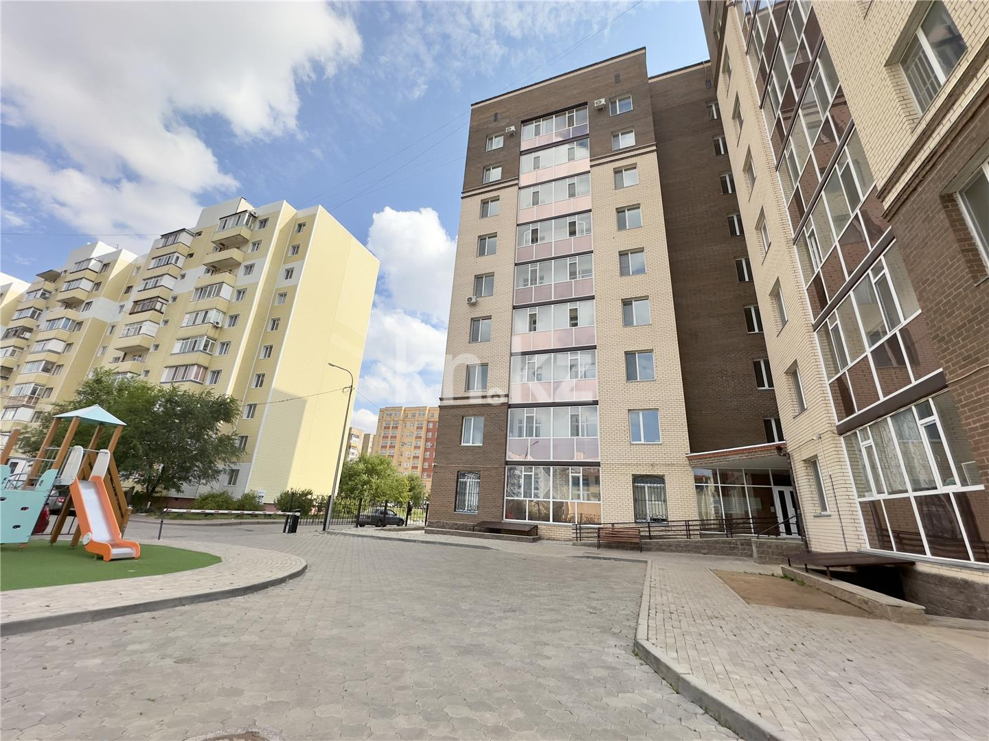 Продажа 3-комнатной квартиры, 97 м², пр. Шахтеров, дом  68 - Продажа  трехкомнатных квартир в Караганде фото 36 из 37