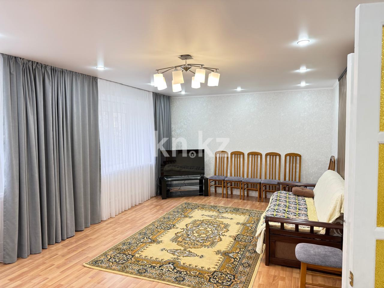 Продажа 3-комнатной квартиры, 106 м², ул. Муканова, дом  15 в Караганде - фото 3