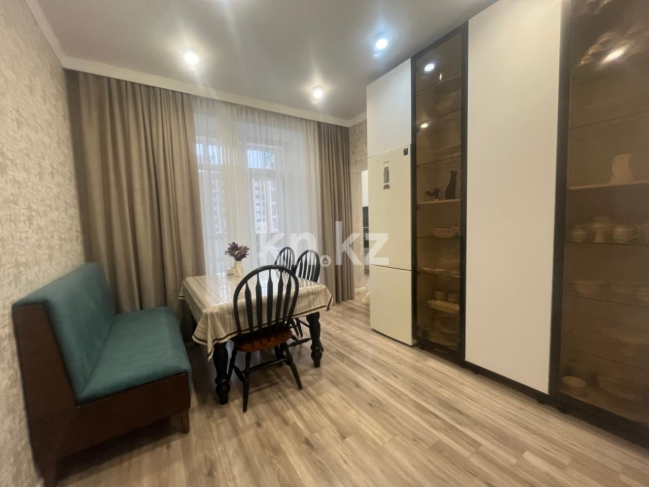 Продажа 3-комнатной квартиры, 100 м², ул. Ашимова, дом  15 - Продажа  трехкомнатных квартир в Караганде фото 1 из 10
