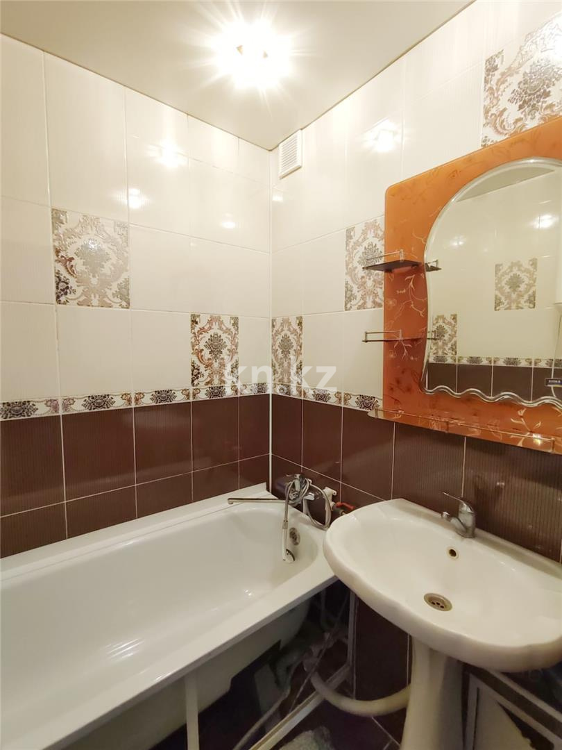 Продажа 3-комнатной квартиры, 66 м², мкр-н Восток-2 - Продажа  трехкомнатных квартир в Караганде фото 15 из 19