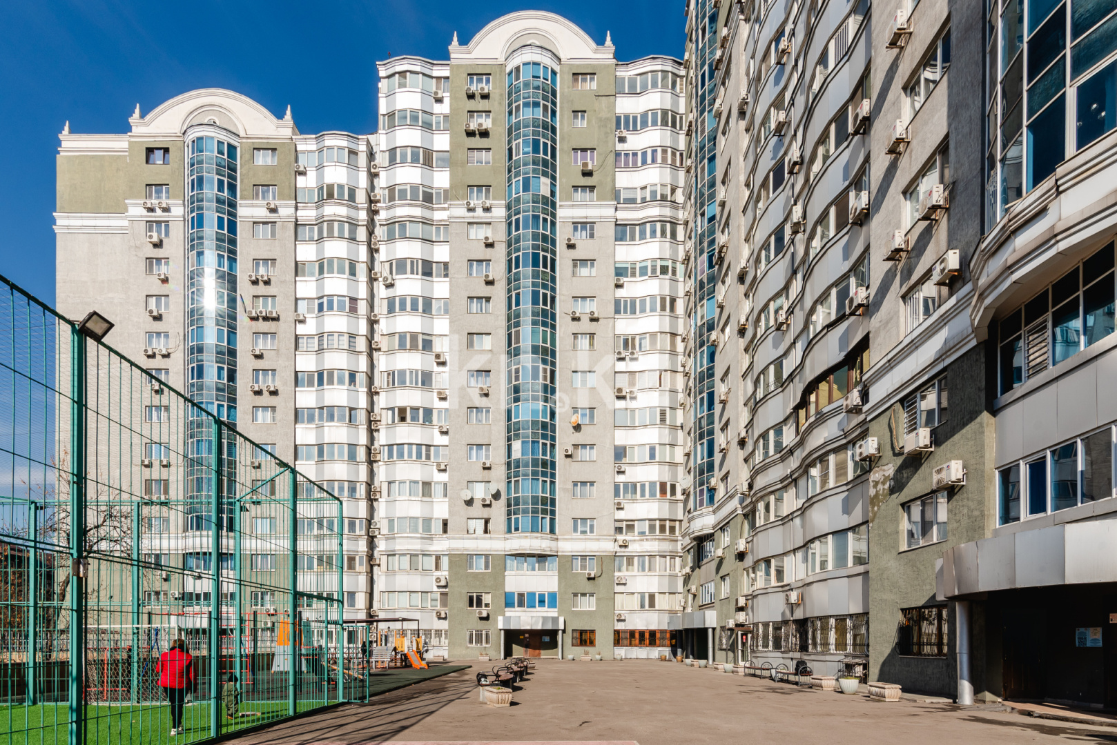 Продажа 3-комнатной квартиры, 112 м², ул. Сатпаева, дом  9Б - Сейфуллина в Алматы