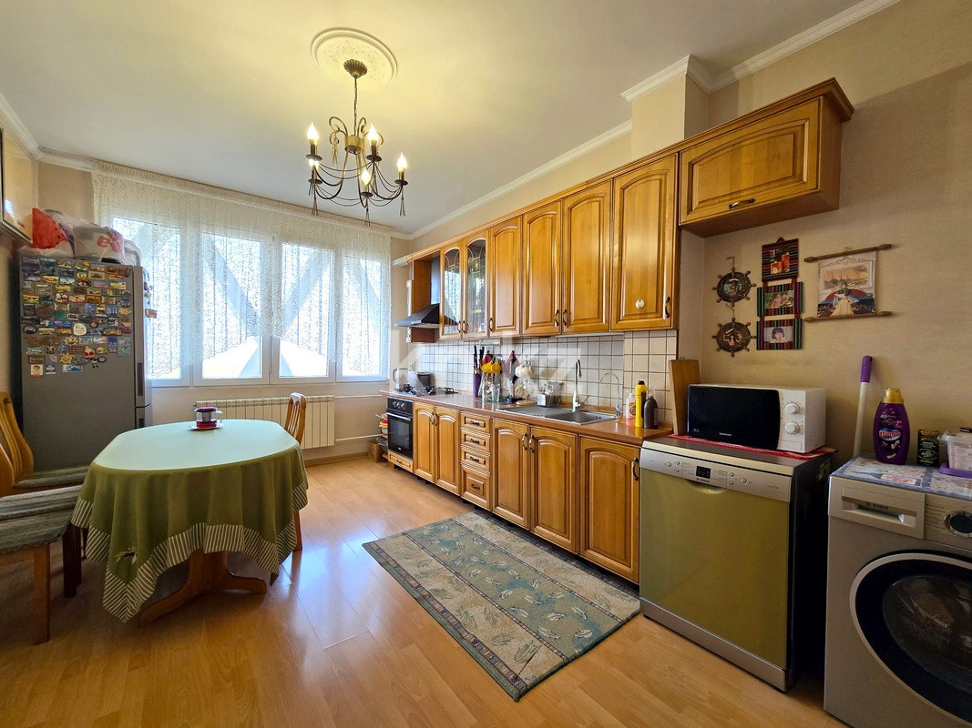 Продажа 4-комнатной квартиры, 60 м², Орбита-2 мкр-н, дом  11 - Продажа действующего бизнеса в Карагандинской области фото 2 из 28