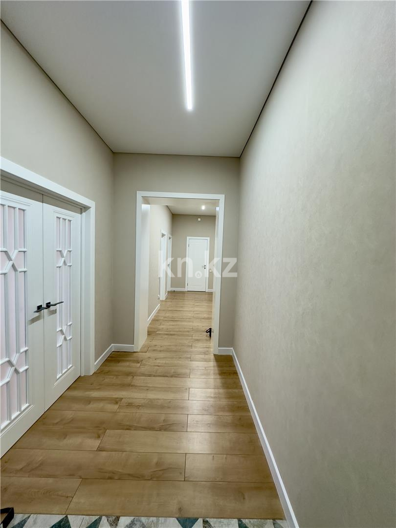 Продажа 3-комнатной квартиры, 97 м², пр. Шахтеров, дом  68 - Продажа  трехкомнатных квартир в Караганде фото 24 из 37