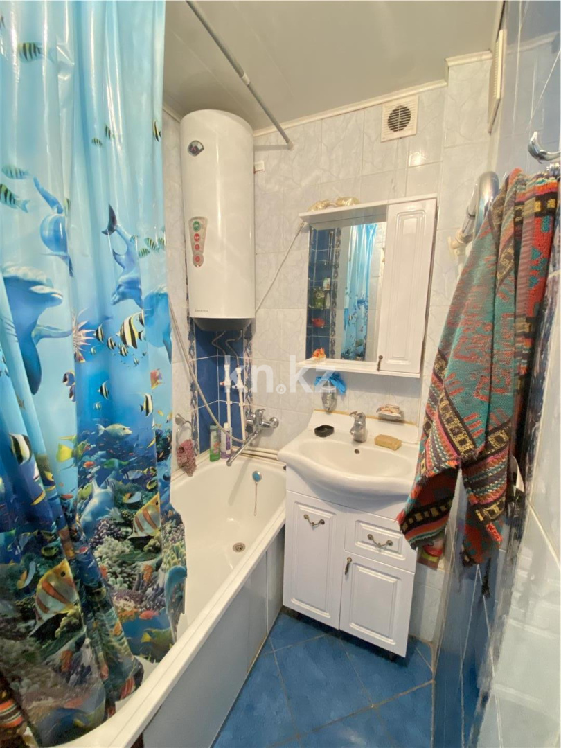 Продажа 3-комнатной квартиры, 51 м², ул. Аманжолова - Продажа  трехкомнатных квартир в Караганде фото 9 из 13