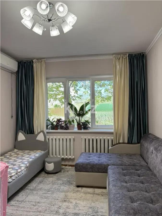 Продажа 1-комнатной квартиры, 43 м², мкр-н Аксай-4, дом  43 - Продажа  однокомнатных квартир в Алматы без посредников с фото фото 1 из 4