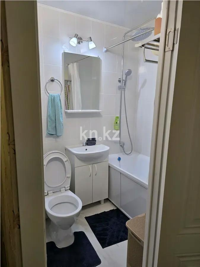 Продажа 2-комнатной квартиры, 45 м², мкр-н 8, дом  9 в Алматы - фото 2