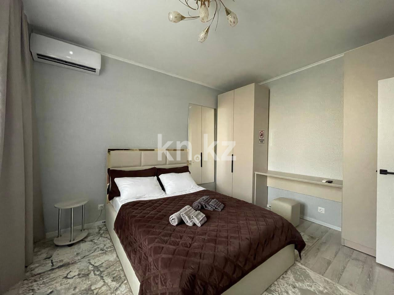 Аренда 1-комнатной квартиры посуточно, 32 м², ул. Керей, Жанибек хандар, дом  9 - пр. Кабанбай батыра - Аренда квартир посуточно в Астане без посредников фото 1 из 14