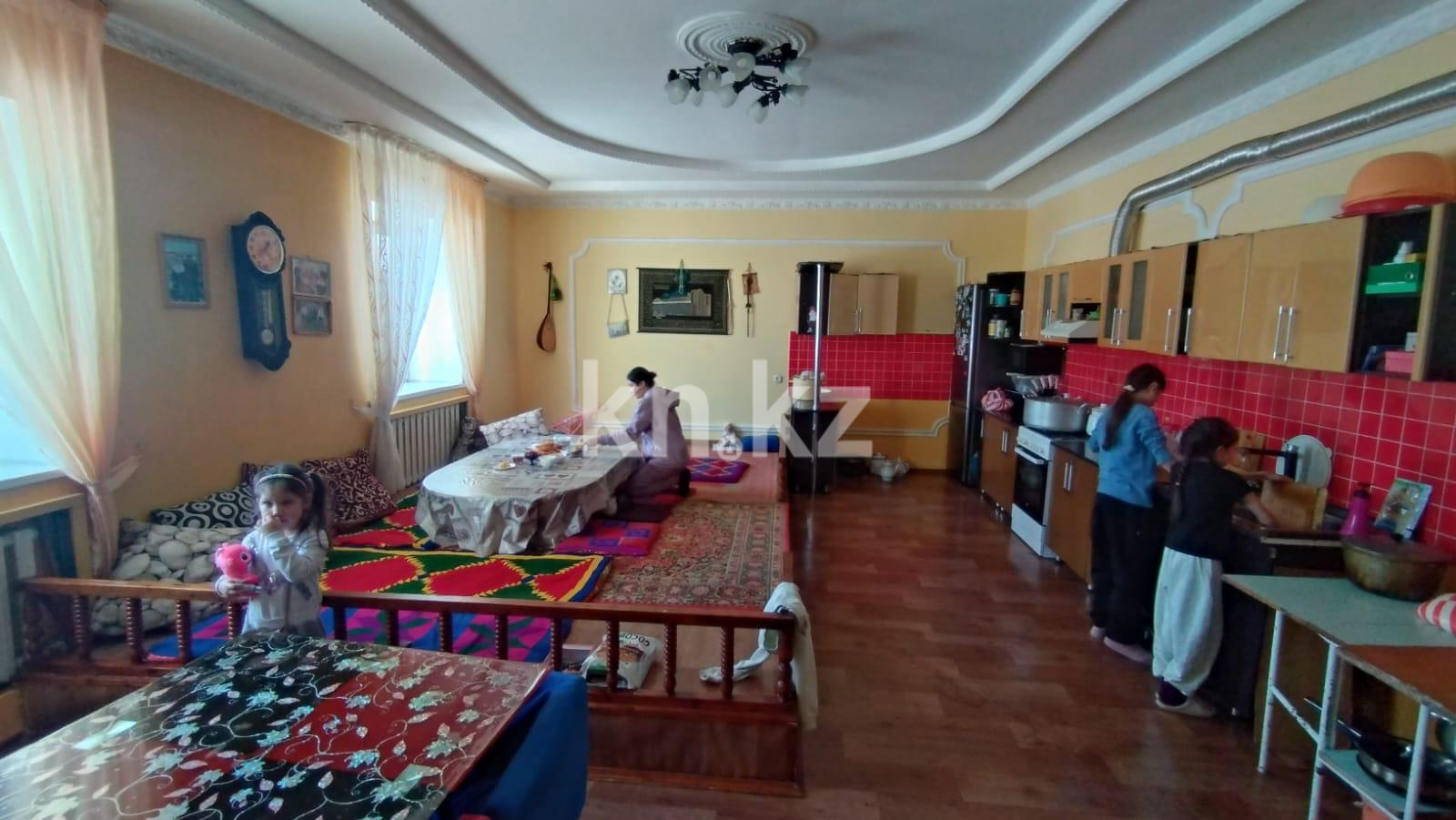 Продажа 8-комнатного дома, 450 м² - Продажа домов, коттеджей в Казахстане фото 9 из 25