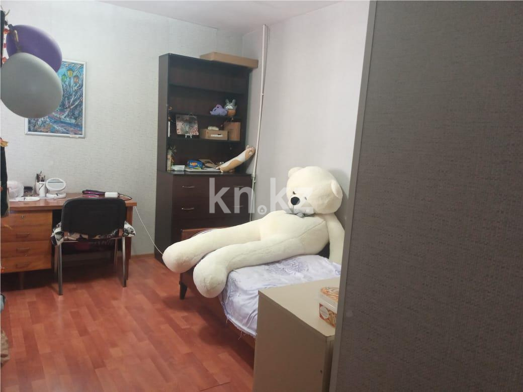 Продажа 4-комнатной квартиры, 80 м², пр. Бухар-жырау - Продажа  четырехкомнатных квартир в Караганде фото 4 из 13