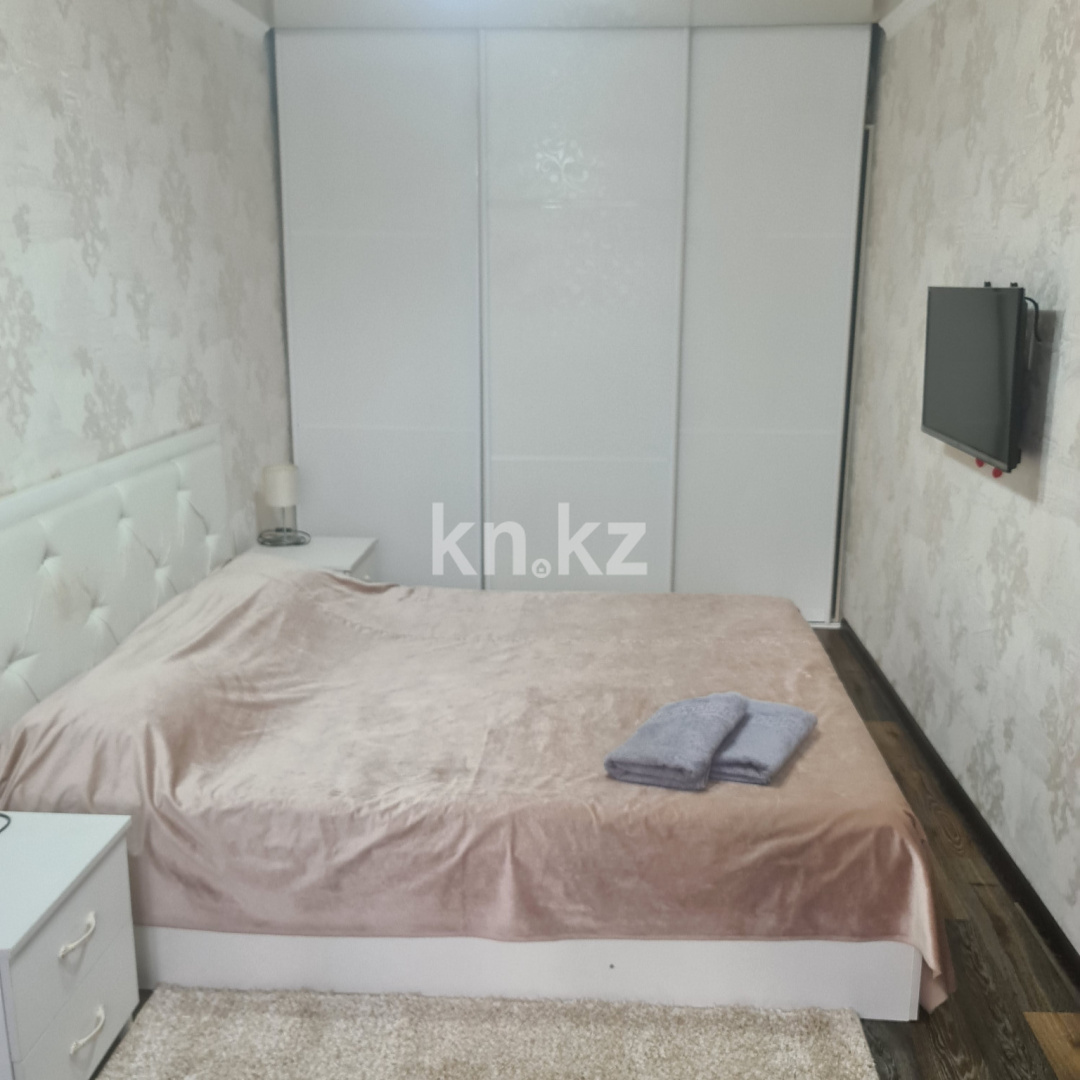 Аренда 2-комнатной квартиры посуточно, 45 м², ул. Комиссарова, дом  26 - Аренда  двухкомнатных квартир посуточно в Караганде с фото фото 4 из 13