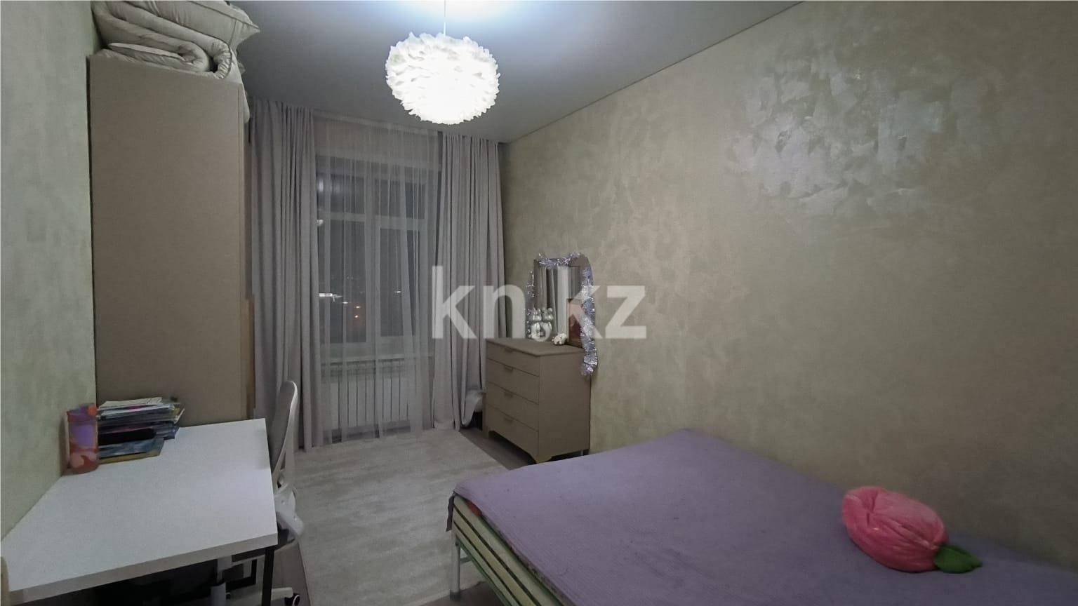 Продажа 4-комнатной квартиры, 107 м², ул. Муканова в Караганде - фото 12