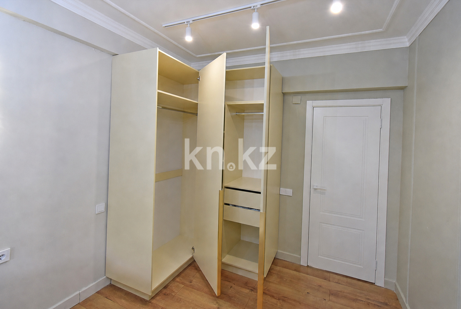 Продажа 2-комнатной квартиры, 52.9 м² в Алматы - фото 14