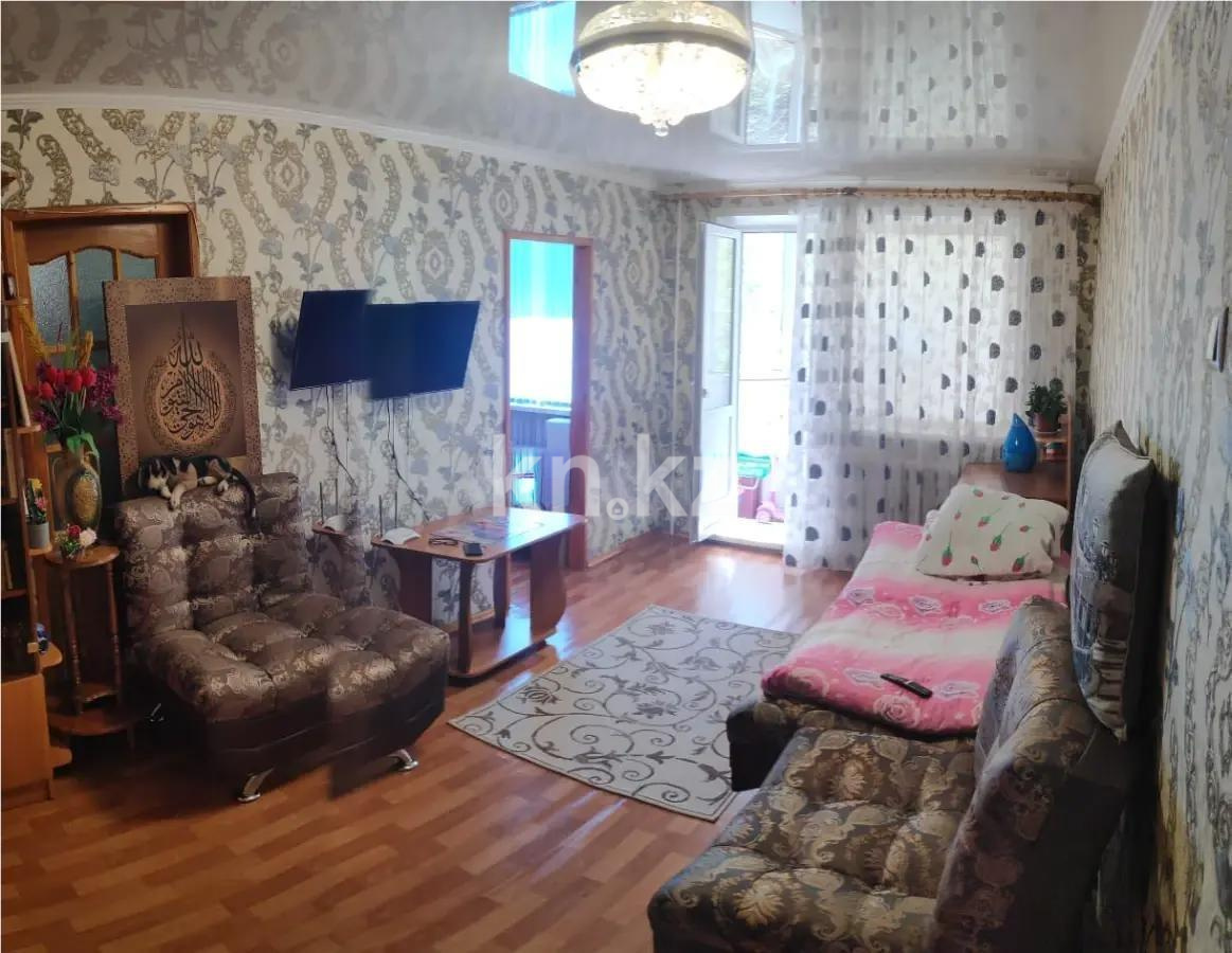 Продажа 4-комнатной квартиры, 61 м², ул. Ержанова, дом  26 - Продажа  четырехкомнатных квартир в Караганде без посредников фото 1 из 6