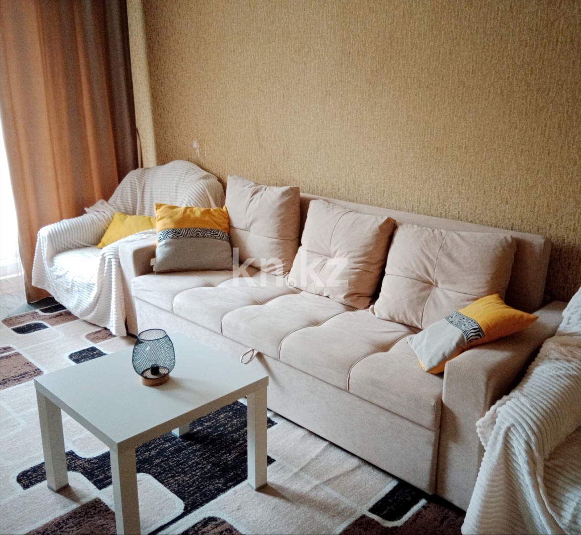 Аренда 2-комнатной квартиры посуточно, 46 м², ул. Казахстан, дом  106 - Аренда жилой и коммерческой недвижимости в Усть-Каменогорске фото 1 из 5