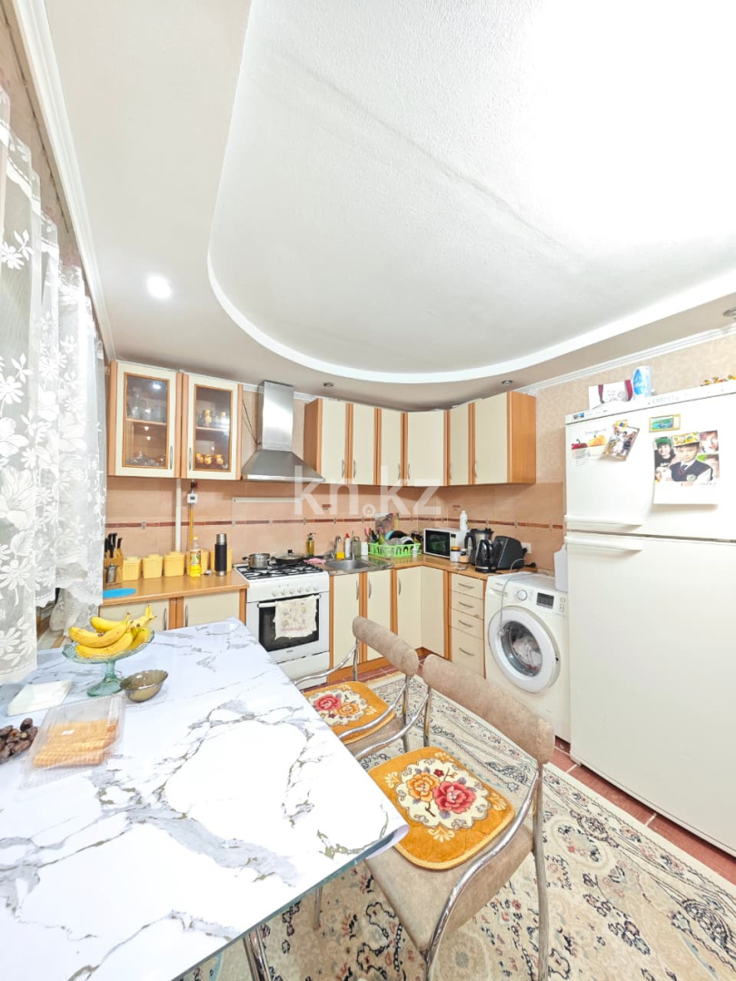 Продажа 3-комнатной квартиры, 60 м², пр. Республики, дом  32 - Продажа квартир в Караганде фото 2 из 12