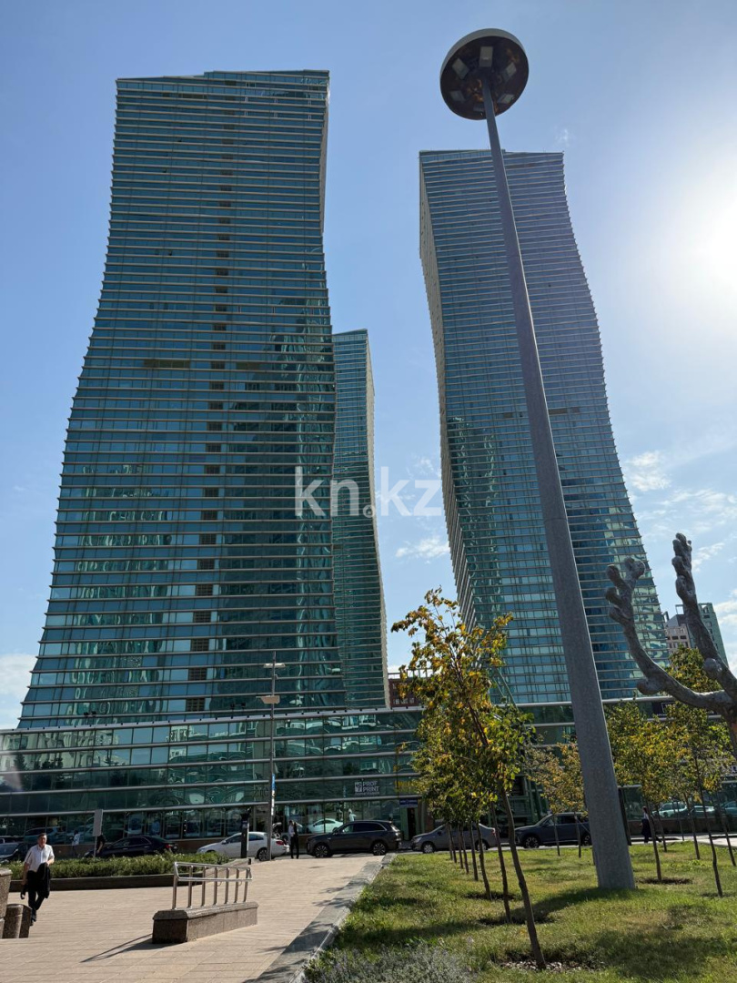 Продажа 3-комнатной квартиры, 130 м², ул. Достык, дом  5/1 - ул. Сауран в Астане - фото 38