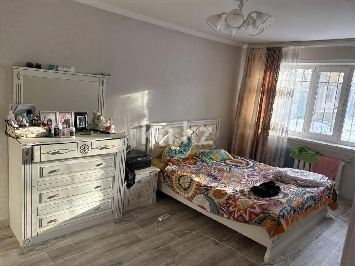 Продажа 3-комнатной квартиры, 64 м², мкр. Восток-2, дом  13 в Караганде - фото 2