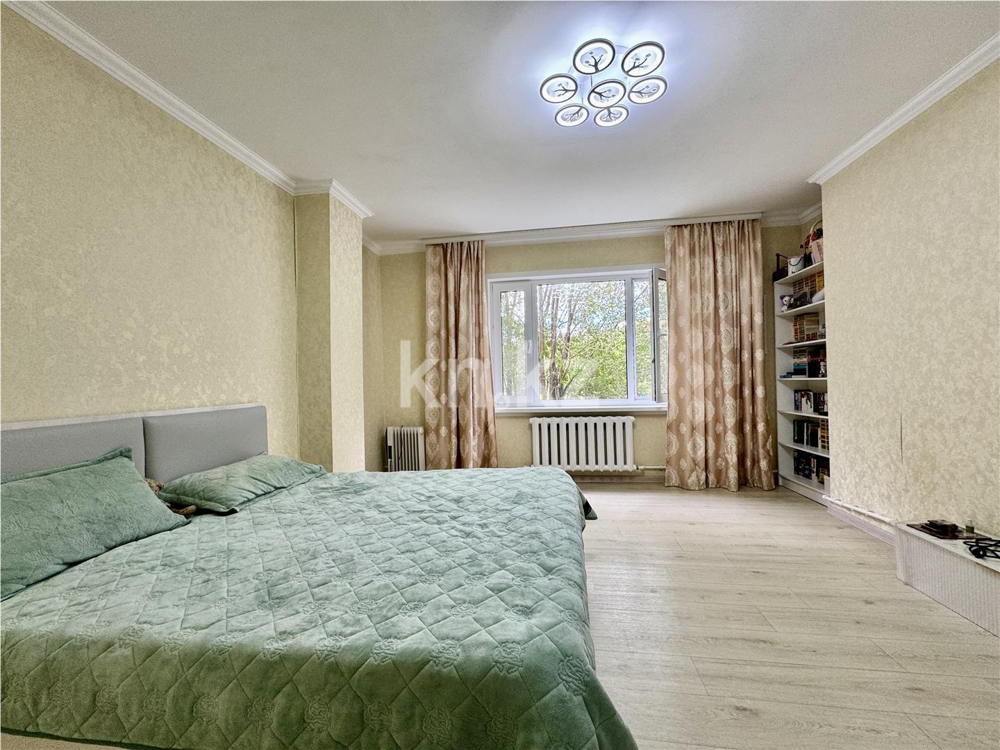 Продажа 1-комнатной квартиры, 48 м², пр. Шахтеров, дом  31б - Продажа  однокомнатных квартир в Караганде фото 2 из 27