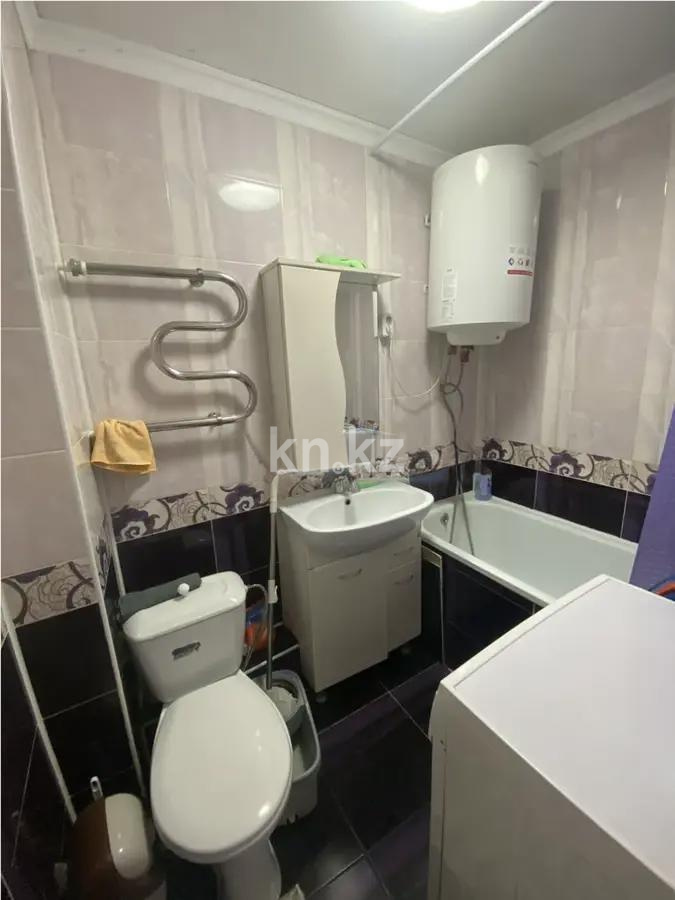 Продажа 3-комнатной квартиры, 63 м², мкр-н Восток-2, дом  14 в Караганде - фото 5