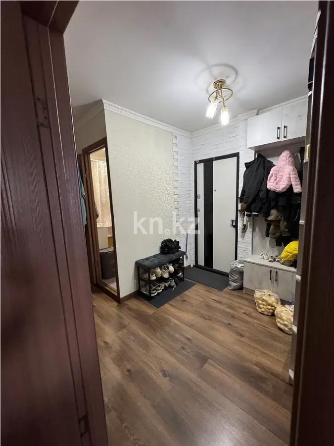 Продажа 3-комнатной квартиры, 63 м², мкр-н 23, дом  25 в Караганде - фото 3