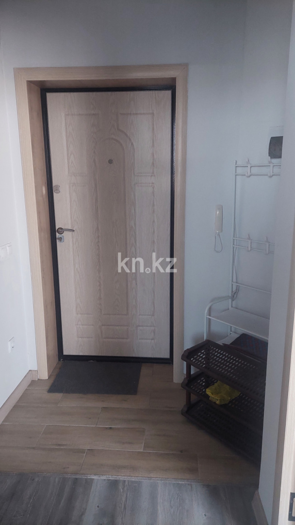 Аренда 1-комнатной квартиры, 35 м², ул. Дюсембекова, дом  44/2 - Аренда квартир помесячно в Караганде фото 1 из 7