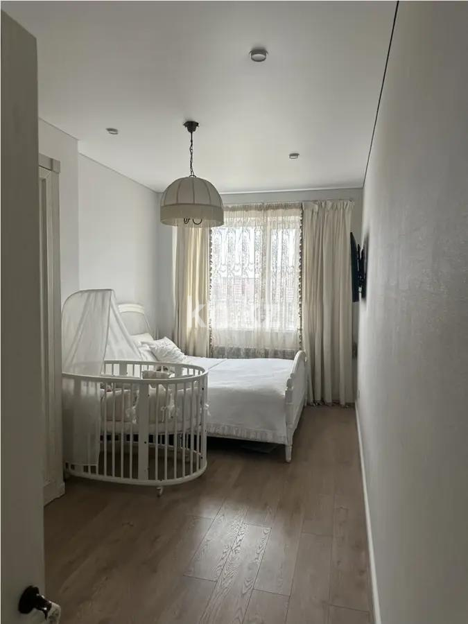 Продажа 4-комнатной квартиры, 90 м², ул. Дюсембекова, дом  44/2 - Продажа  четырехкомнатных квартир в Караганде фото 2 из 8