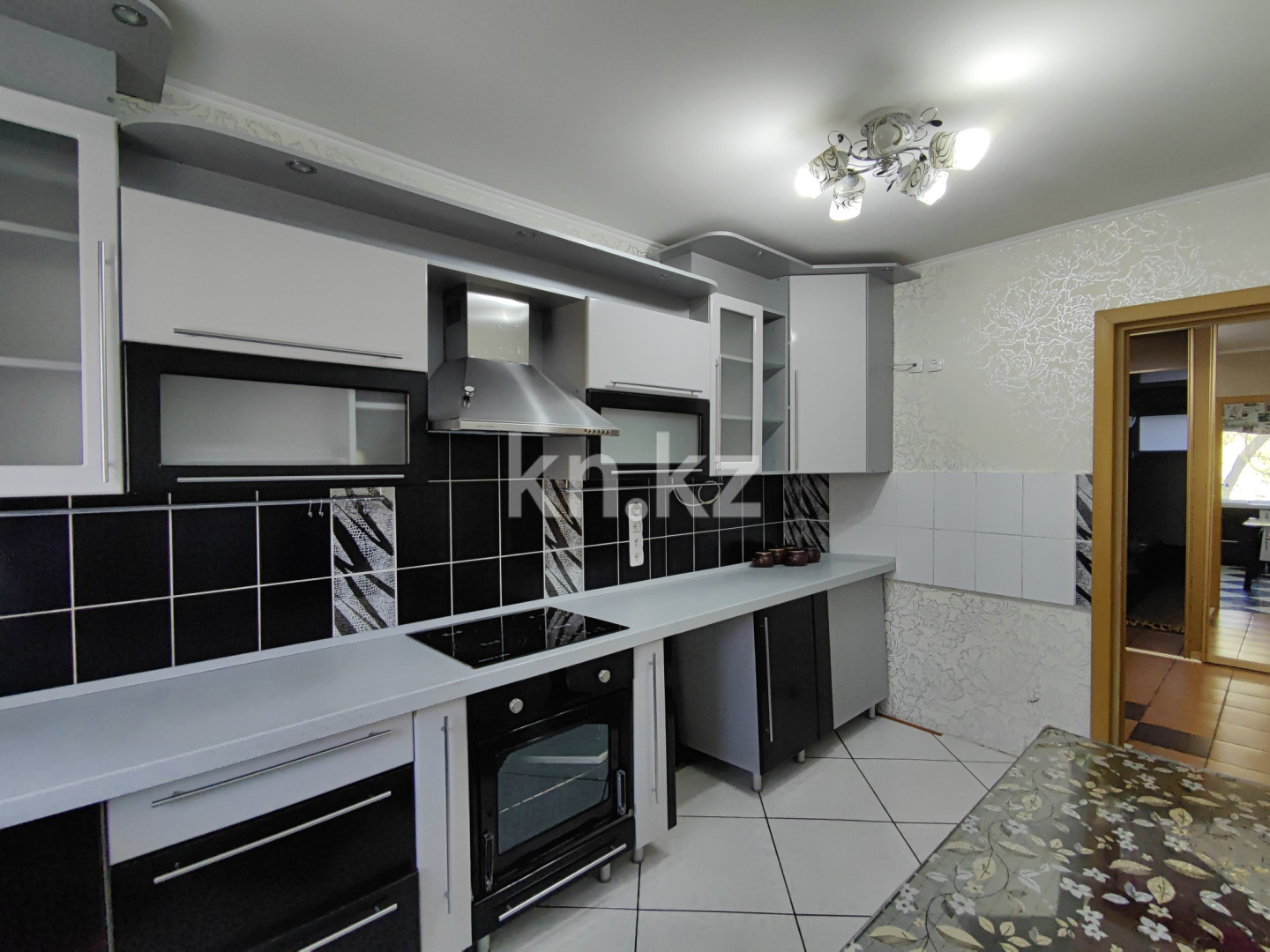 Продажа 3-комнатной квартиры, 75 м², 1 кв-л, дом  10 в Караганде - фото 18