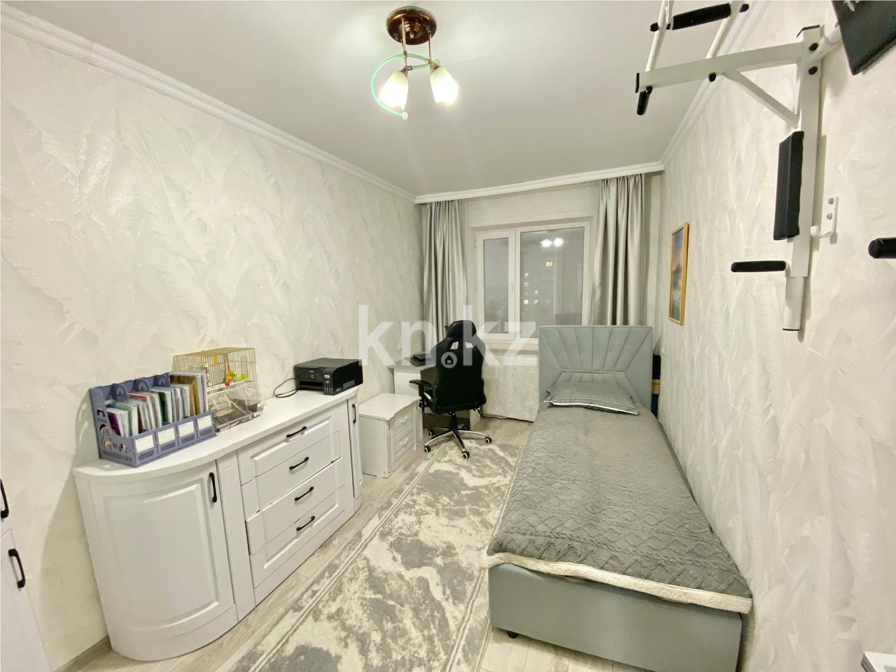 Продажа 4-комнатной квартиры, 76 м², ул. Университетская, дом  17/2 - Продажа квартир в Караганде фото 15 из 19