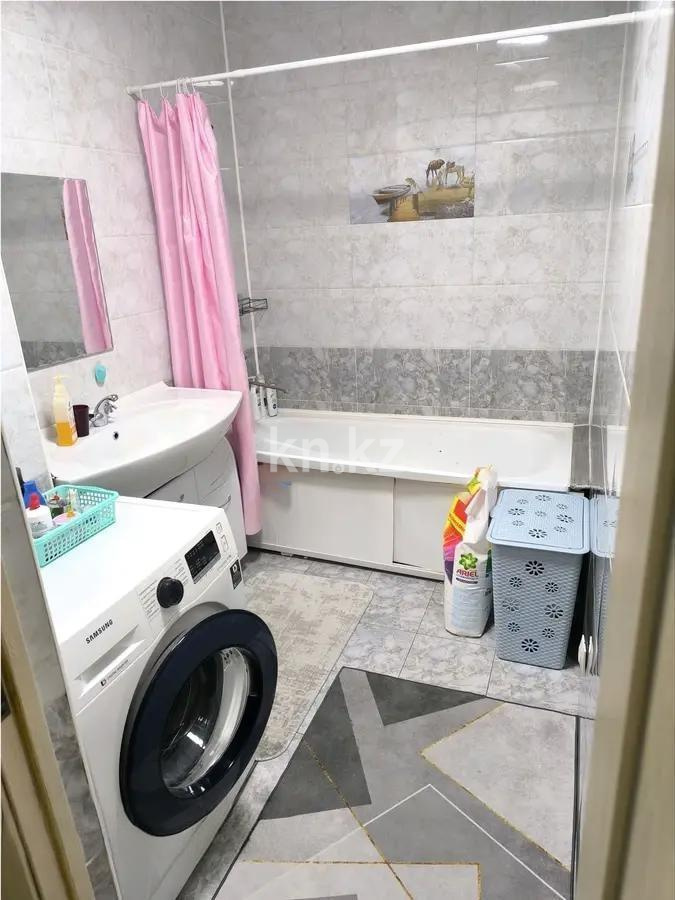 Продажа 3-комнатной квартиры, 98 м², мкр-н Аксай-3б, дом  30а в Алматы - фото 2